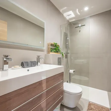 Duplex Old Town - New ! * אנטיב