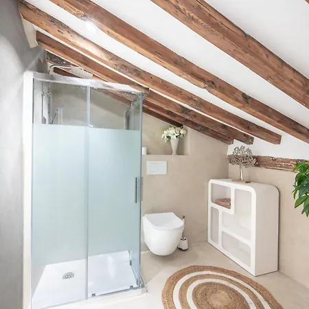 דירה Duplex Old Town - New ! אנטיב